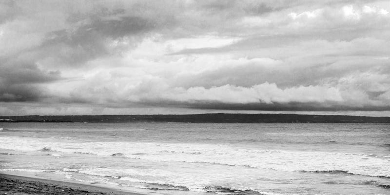 香港IEX平台资金流转全解析：高效出入金与全球物流清关的协同之道